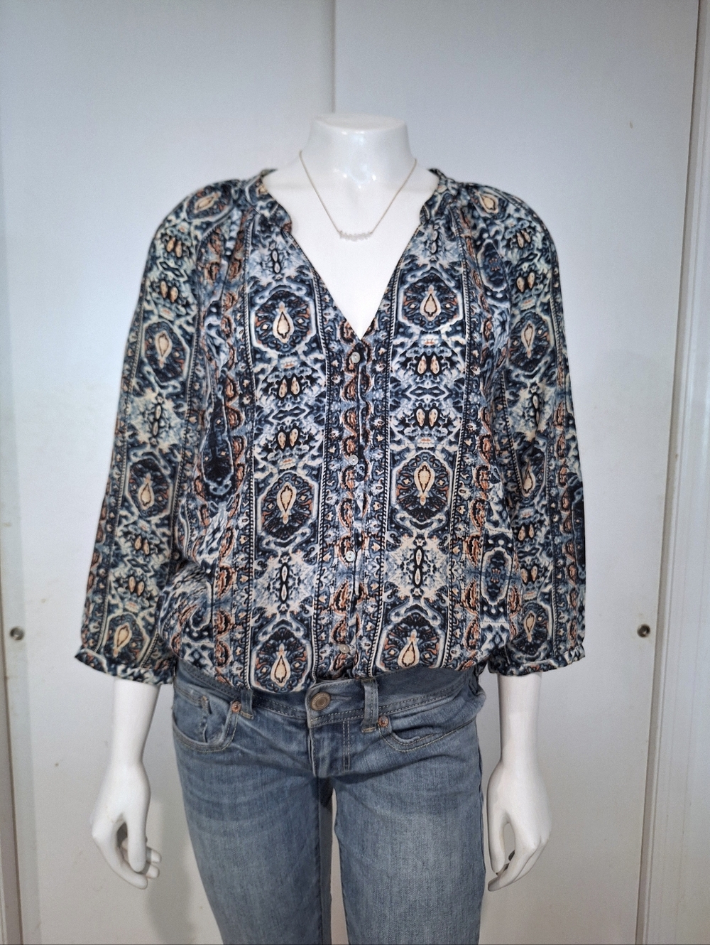 Forever 21 tribal paisley print v-neck boho blouse